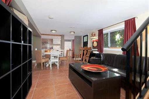 фото отеля Commercial Drive Accommodations