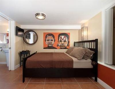 фото отеля Commercial Drive Accommodations