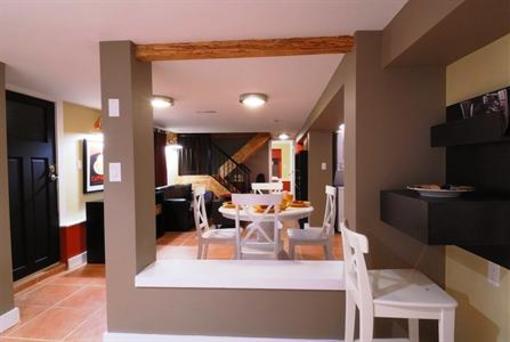 фото отеля Commercial Drive Accommodations