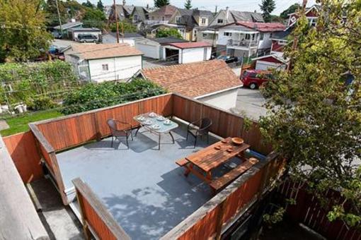 фото отеля Commercial Drive Accommodations