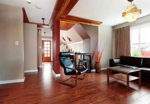 фото отеля Commercial Drive Accommodations