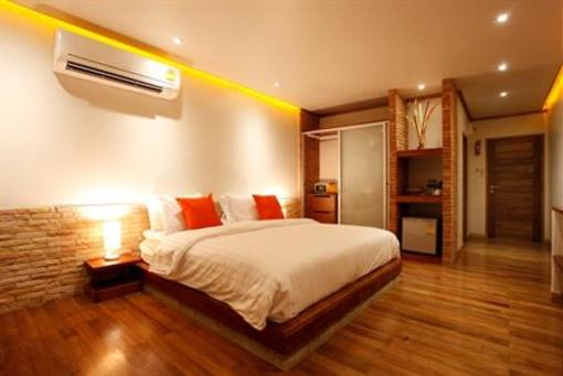 фото отеля Casa Jip Guesthouse Phuket