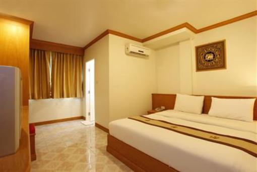 фото отеля Casa Jip Guesthouse Phuket