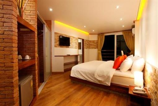 фото отеля Casa Jip Guesthouse Phuket