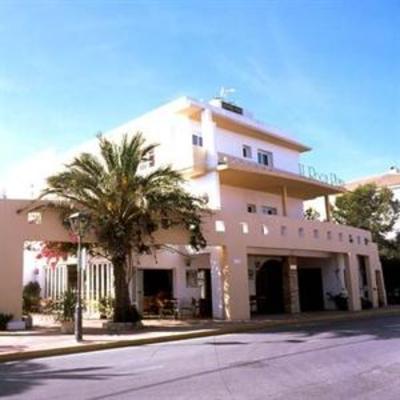 фото отеля Hostal Roca Plana