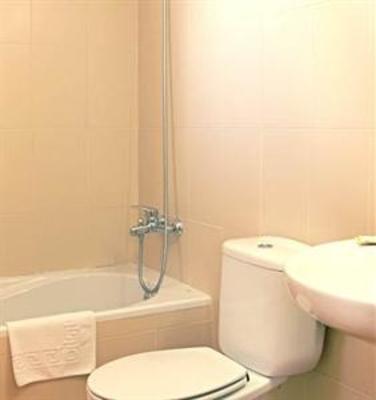 фото отеля Hostal Roca Plana