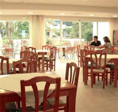фото отеля Hostal Roca Plana