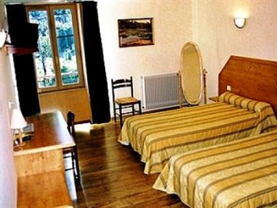 фото отеля Le Saint Cyr Hotel-Restaurant