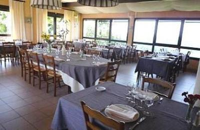 фото отеля Le Saint Cyr Hotel-Restaurant
