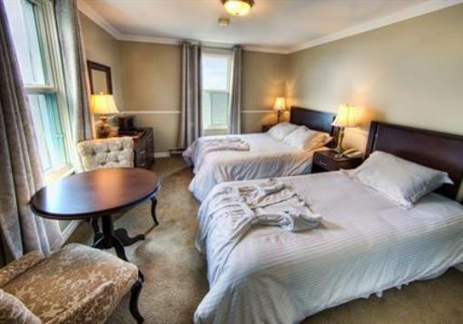 фото отеля Auberge du Portage