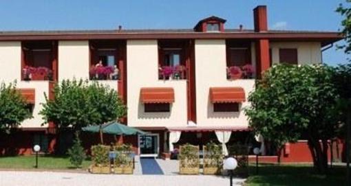 фото отеля Hotel Niga Azzano Mella
