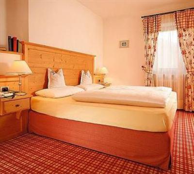 фото отеля Landgasthof Zum Hirschen Inn Jenesien