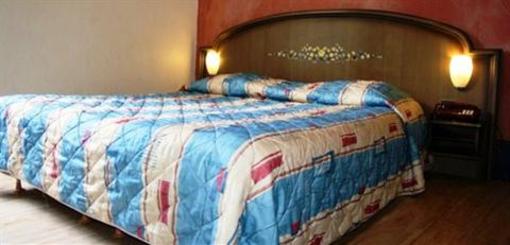 фото отеля Le Grillon Hotel Strasbourg