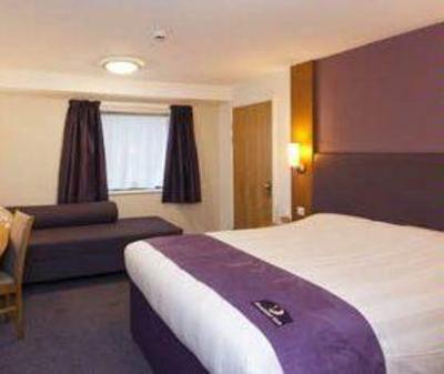 фото отеля Premier Inn Walsall Town Centre