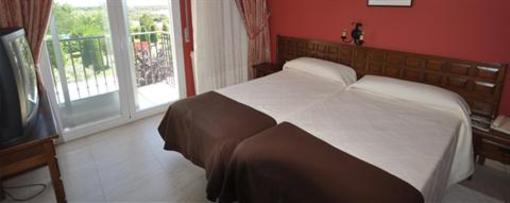 фото отеля Hotel Cuatro Calzadas
