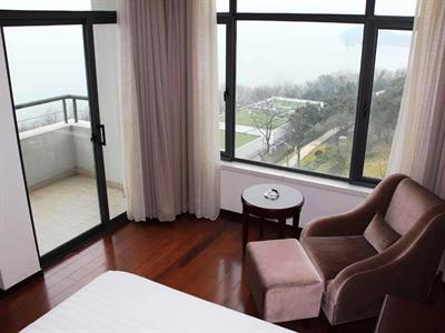 фото отеля Wuxi Xinhu Holiday Resort Hotel