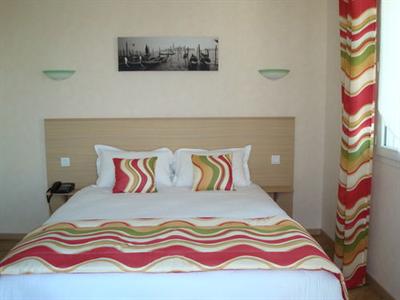 фото отеля Brit Hotel Azur