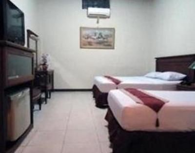 фото отеля Kharisma Hotel