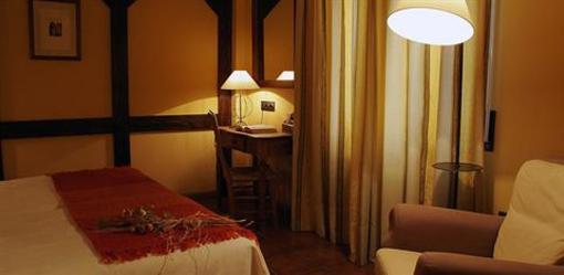 фото отеля Hotel Casbas Sabinanigo
