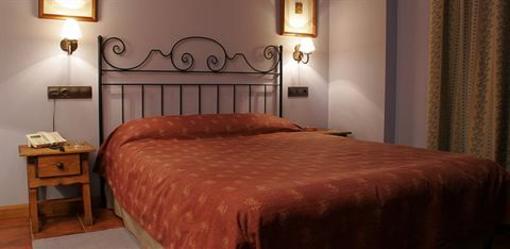 фото отеля Hotel Casbas Sabinanigo