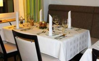 фото отеля Hotel Osterather Hof Meerbusch