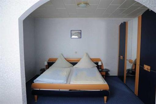 фото отеля Hotel Schlosshof Dolgesheim