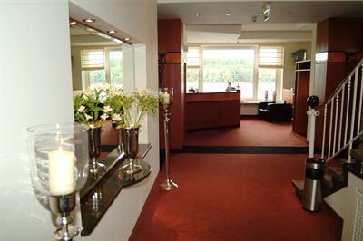 фото отеля Hotel Am Rhein Wesseling
