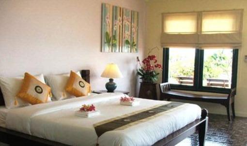 фото отеля Thanya Beach Resort