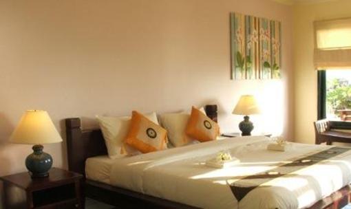 фото отеля Thanya Beach Resort