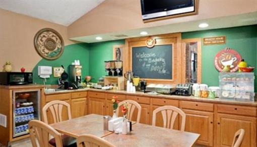 фото отеля AmericInn Lodge & Suites Blue Earth