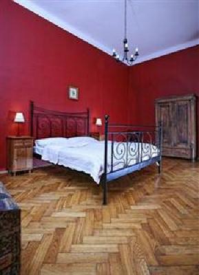 фото отеля Antique Apartments