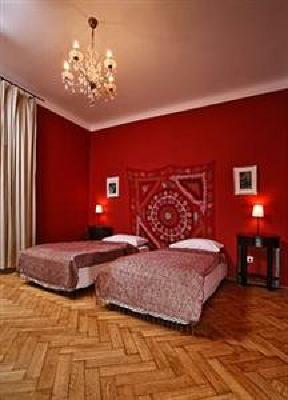 фото отеля Antique Apartments