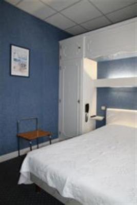 фото отеля Hotel du Phare Ouistreham
