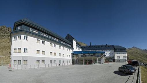 фото отеля Albergue Inturjoven Sierra Nevada Monachil