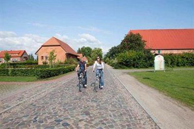 фото отеля Golf Und Wellnesshotel Schloss Teschow