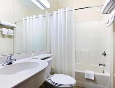 фото отеля Microtel Inn & Suites Bushnell