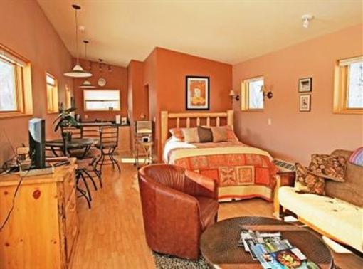 фото отеля Yellowstone River Lodge