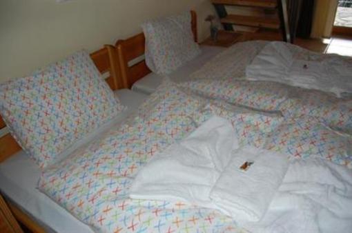 фото отеля Hostel Elisson Kryoneri