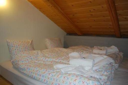 фото отеля Hostel Elisson Kryoneri