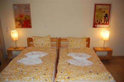 фото отеля Hostel Elisson Kryoneri