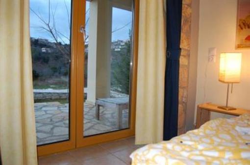 фото отеля Hostel Elisson Kryoneri