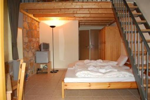 фото отеля Hostel Elisson Kryoneri