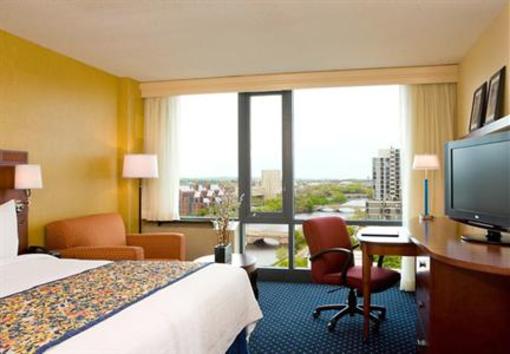 фото отеля Courtyard by Marriott Boston Cambridge