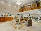 фото отеля Wingate By Wyndham Tampa USF Busch Gardens
