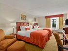 фото отеля Wingate By Wyndham Tampa USF Busch Gardens