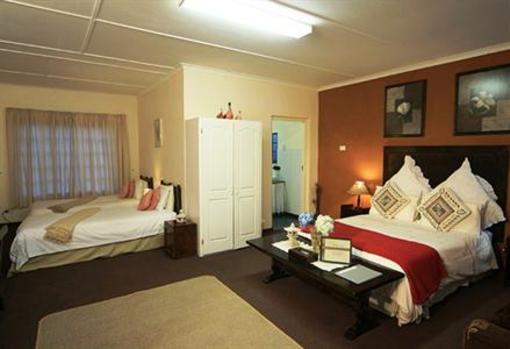 фото отеля Thatchings Guest House