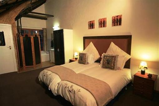 фото отеля Thatchings Guest House