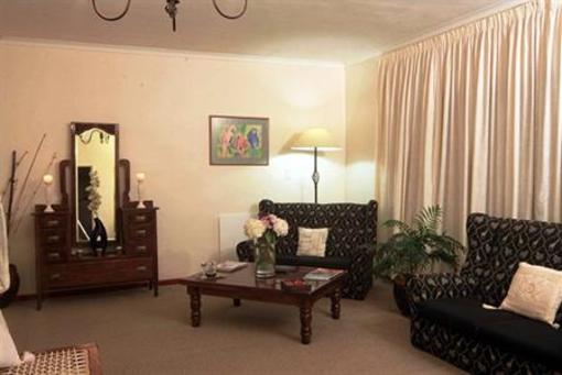 фото отеля Thatchings Guest House
