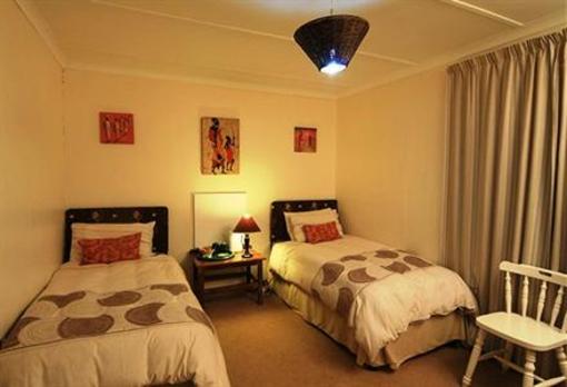 фото отеля Thatchings Guest House