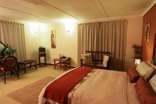 фото отеля Thatchings Guest House